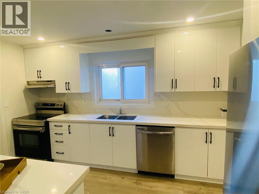 1379 Freeport Drive, Mississauga, Ontario  L5C 1S5 - Photo 6 - 40782553