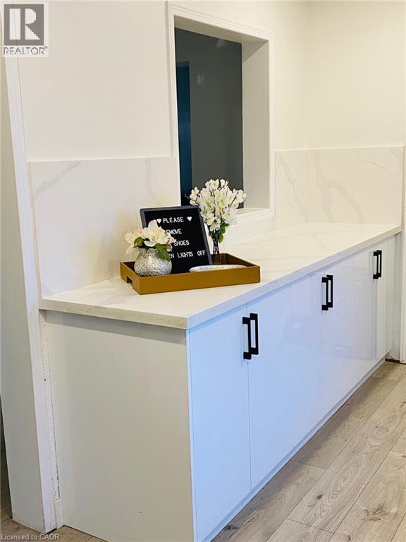 1379 Freeport Drive, Mississauga, Ontario  L5C 1S5 - Photo 7 - 40782553