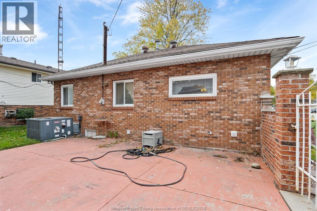 3706 Bliss, Windsor, Ontario  N8W 3C2 - Photo 21 - 25027323