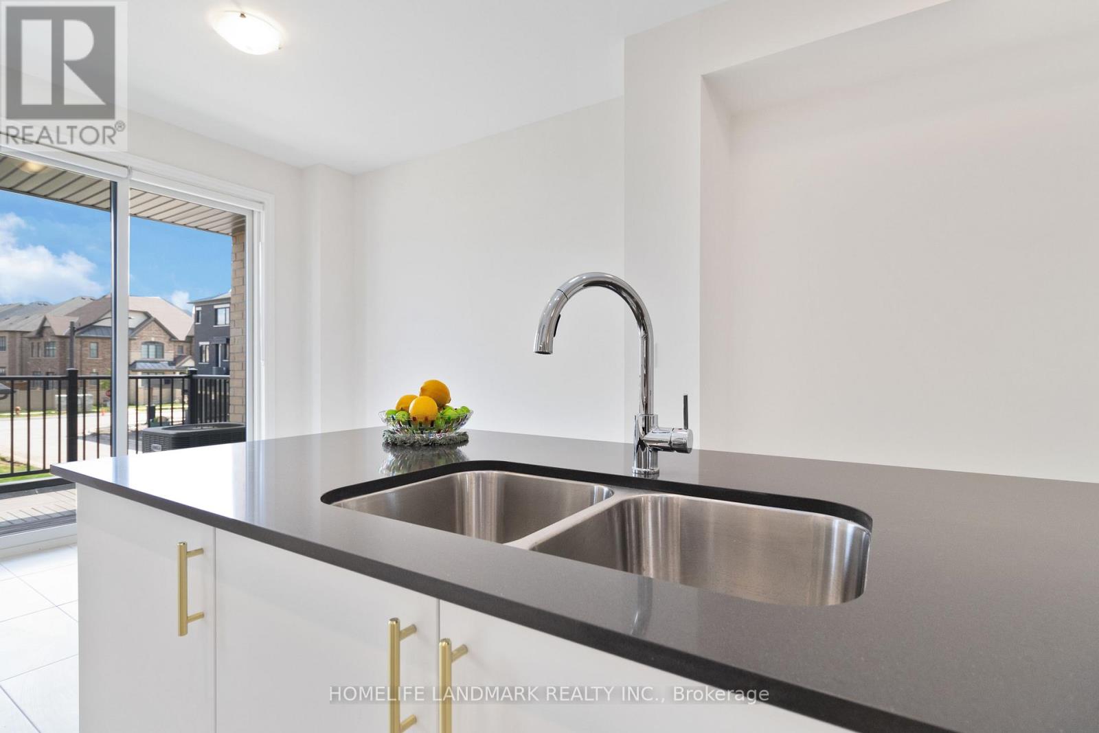 3303 Sixth Line, Oakville, Ontario  L6H 0Z6 - Photo 15 - W12486849