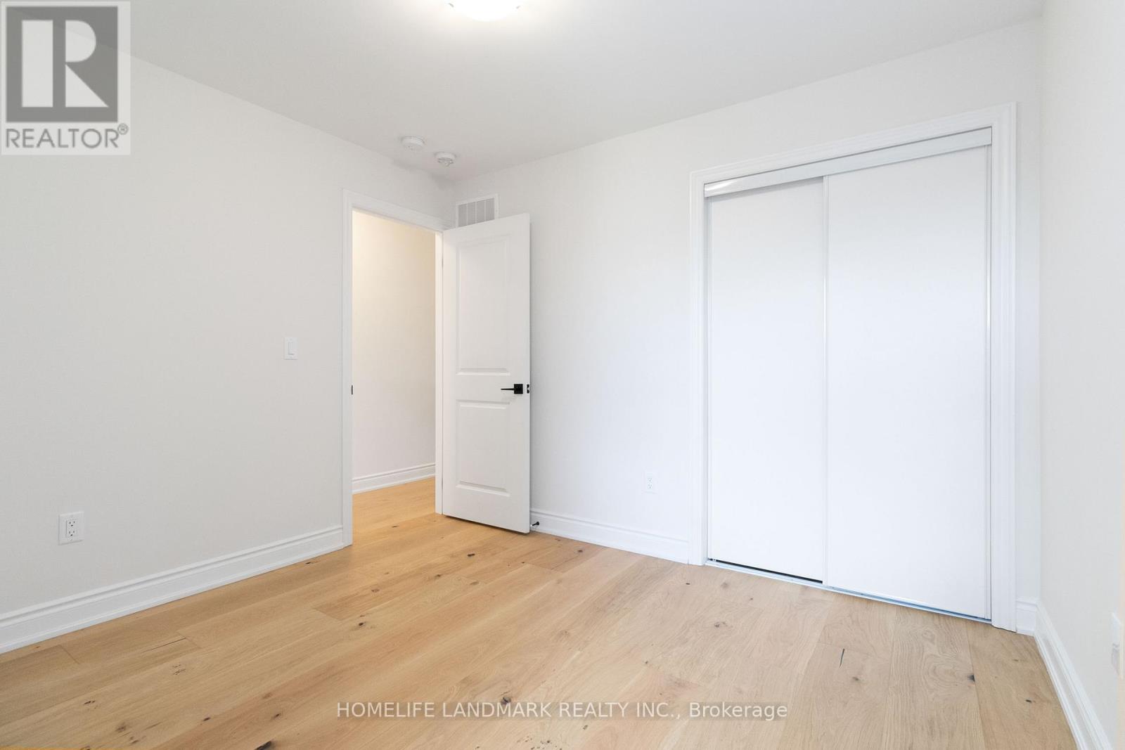 3303 Sixth Line, Oakville, Ontario  L6H 0Z6 - Photo 34 - W12486849