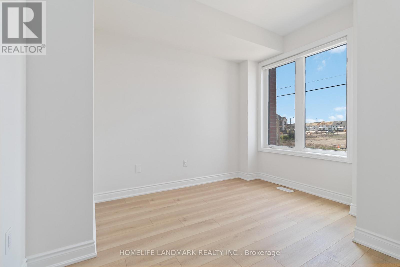 3303 Sixth Line, Oakville, Ontario  L6H 0Z6 - Photo 4 - W12486849