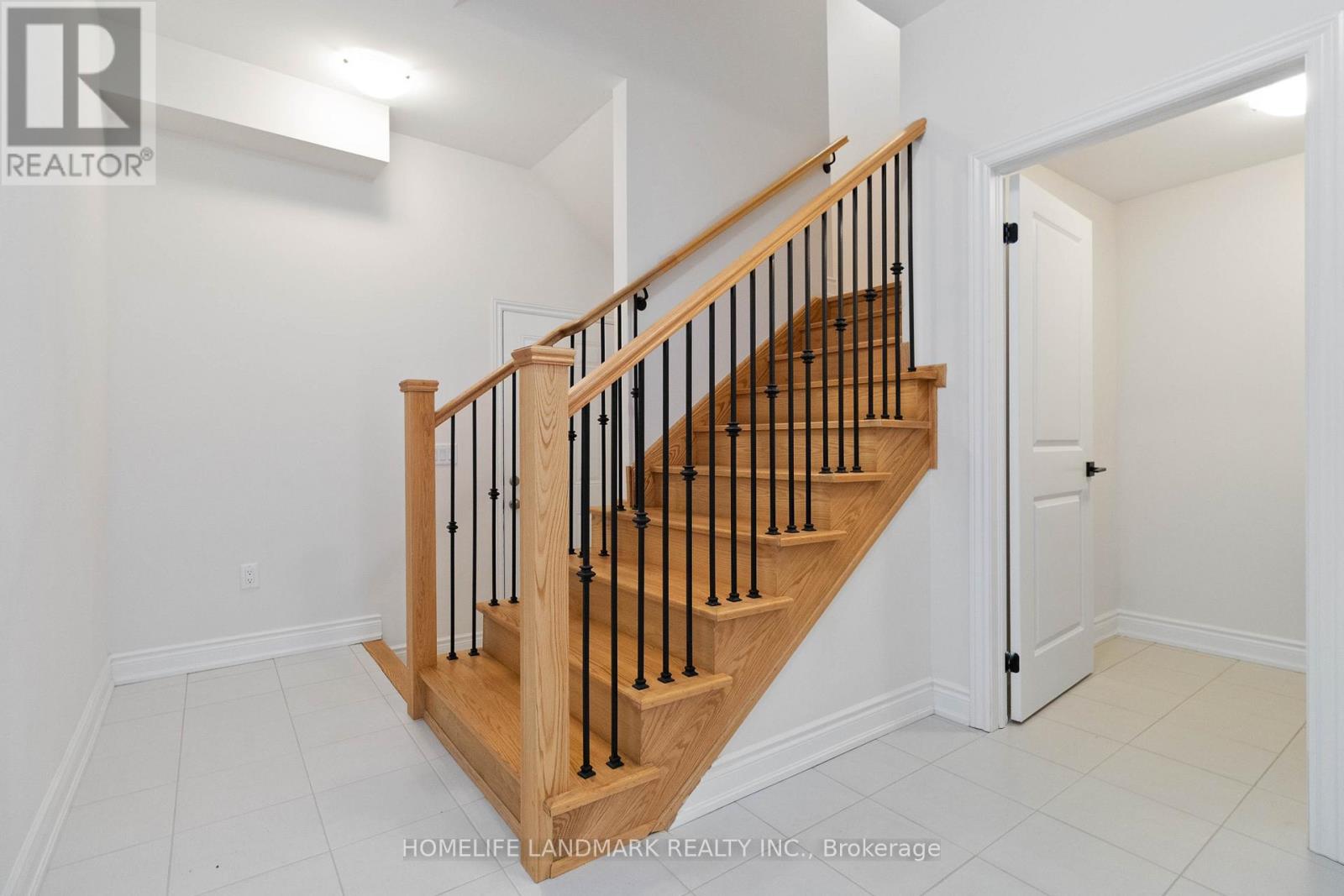 3303 Sixth Line, Oakville, Ontario  L6H 0Z6 - Photo 6 - W12486849