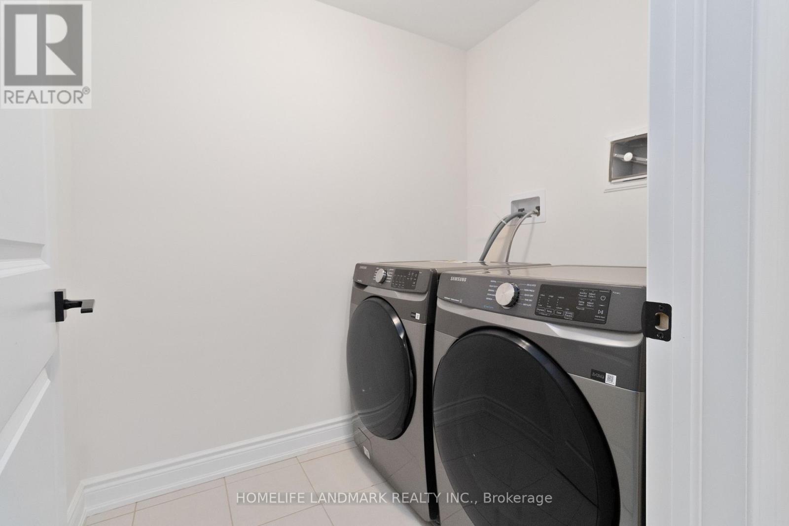 3303 Sixth Line, Oakville, Ontario  L6H 0Z6 - Photo 7 - W12486849