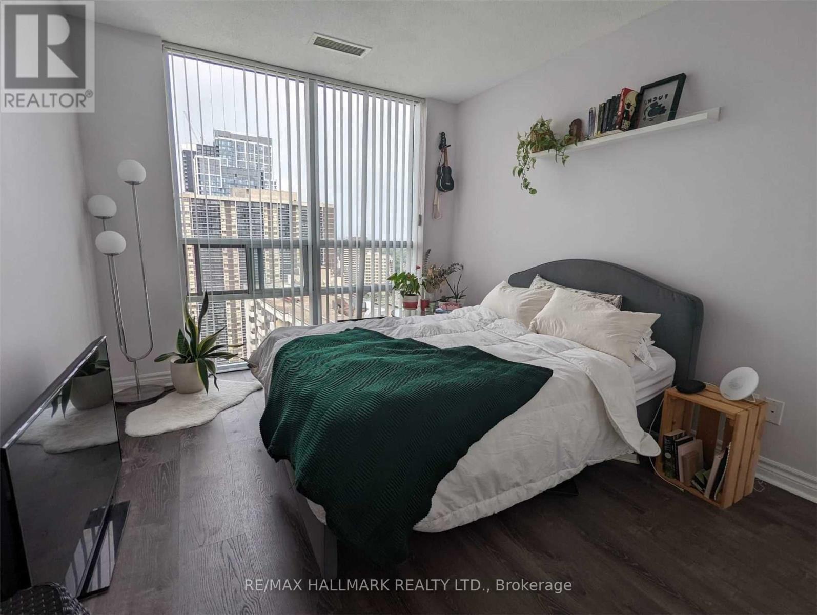 Ph09 - 5 Michael Power Place, Toronto, Ontario  M9A 0A3 - Photo 10 - W12486850