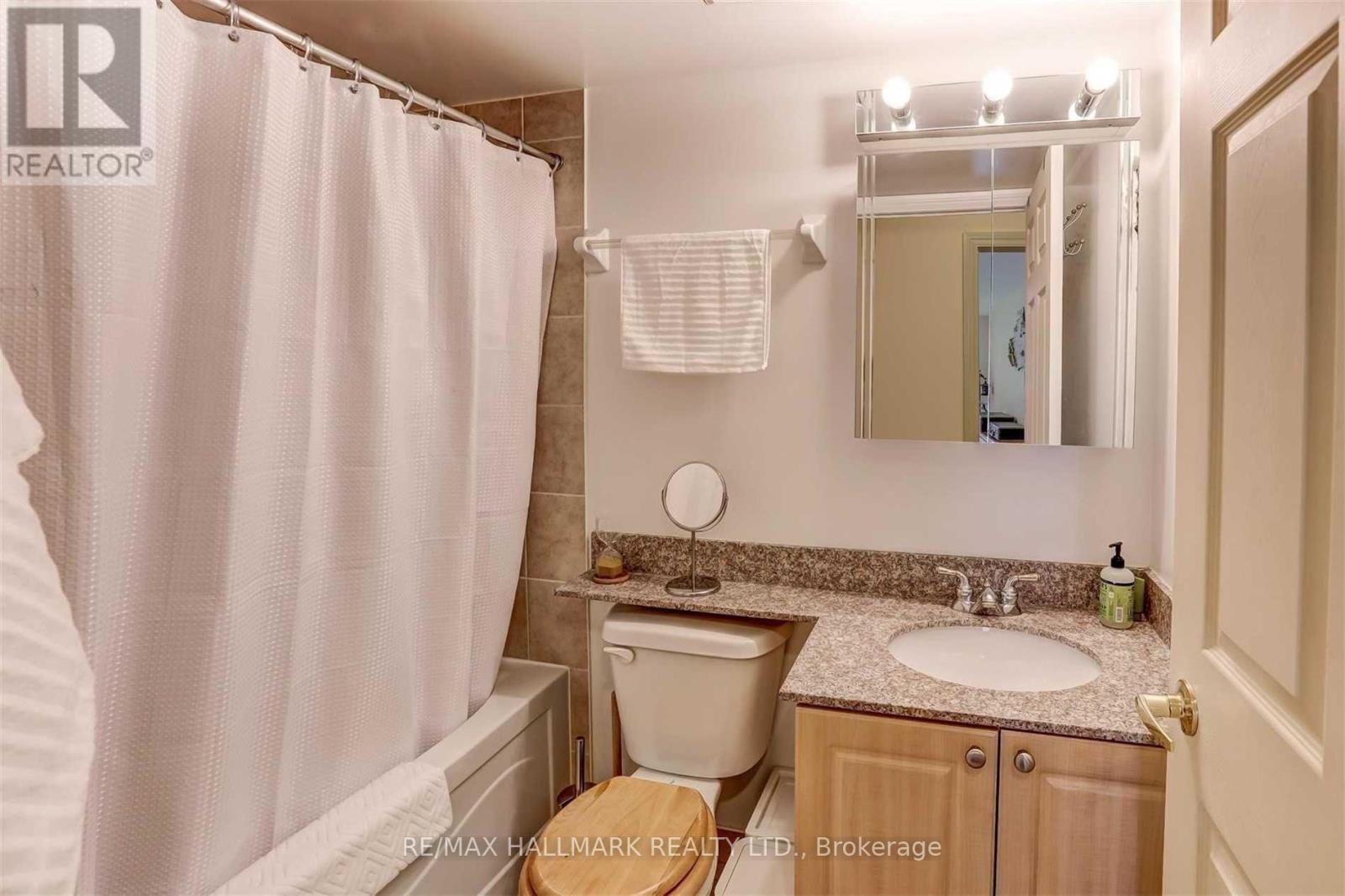 Ph09 - 5 Michael Power Place, Toronto, Ontario  M9A 0A3 - Photo 12 - W12486850