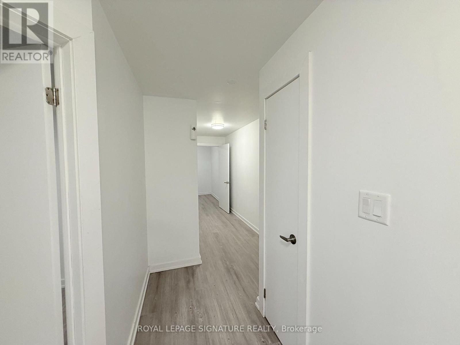 Lower - 38 Burnhamthorpe Road W, Oakville, Ontario  L6M 4K4 - Photo 14 - W12486857