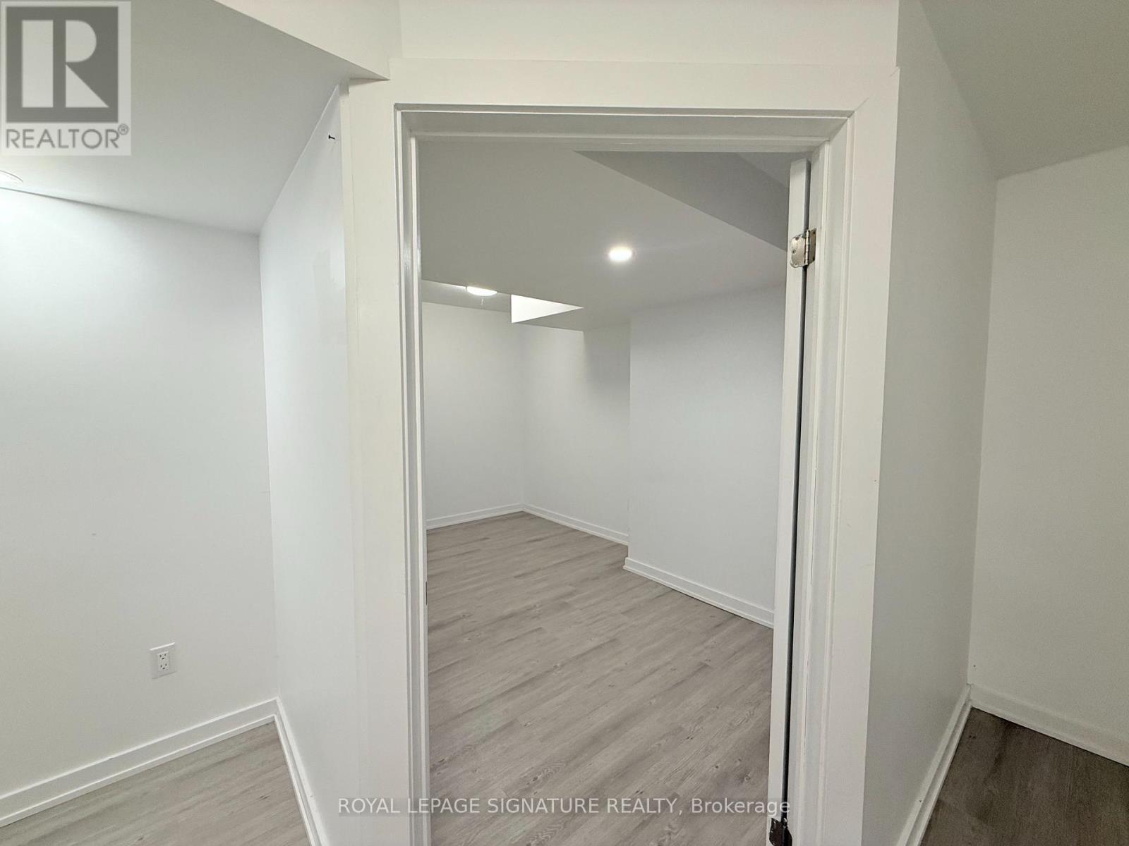 Lower - 38 Burnhamthorpe Road W, Oakville, Ontario  L6M 4K4 - Photo 21 - W12486857