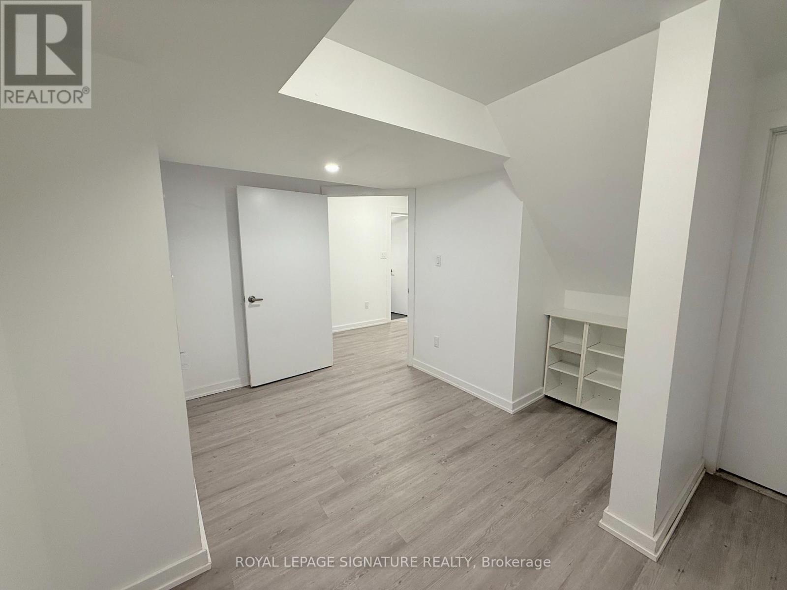 Lower - 38 Burnhamthorpe Road W, Oakville, Ontario  L6M 4K4 - Photo 23 - W12486857