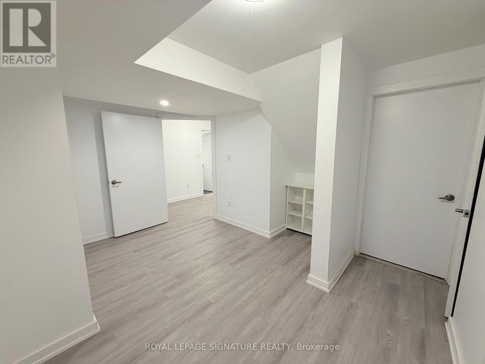 Lower - 38 Burnhamthorpe Road W, Oakville, Ontario  L6M 4K4 - Photo 24 - W12486857