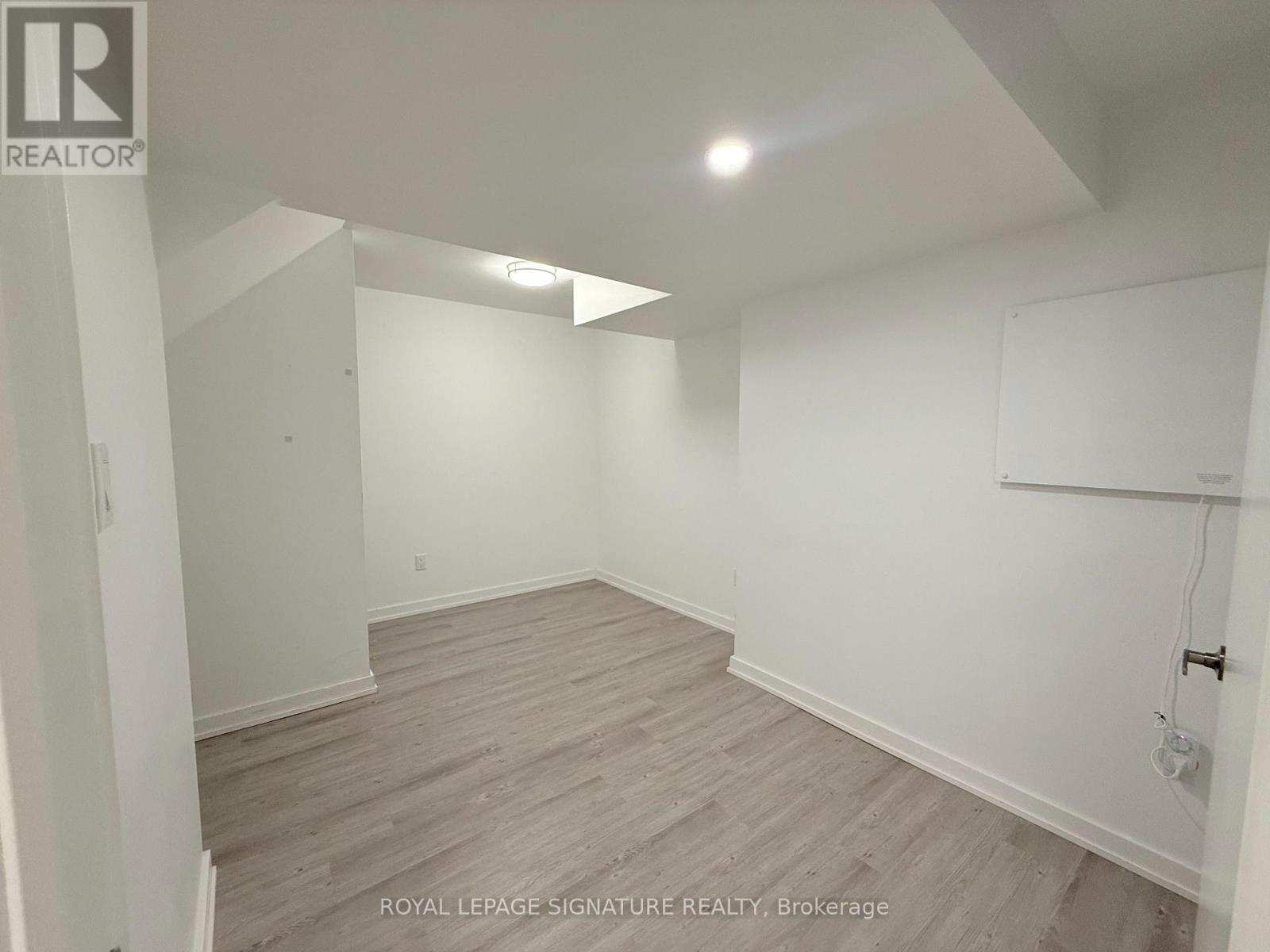 Lower - 38 Burnhamthorpe Road W, Oakville, Ontario  L6M 4K4 - Photo 25 - W12486857