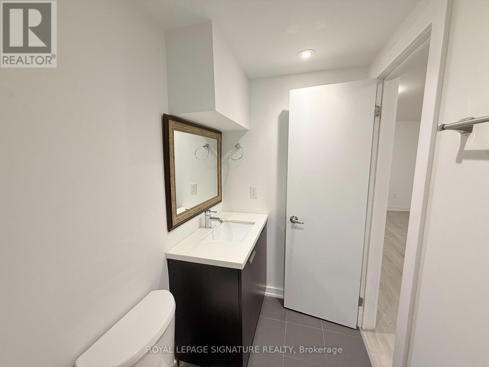 Lower - 38 Burnhamthorpe Road W, Oakville, Ontario  L6M 4K4 - Photo 28 - W12486857