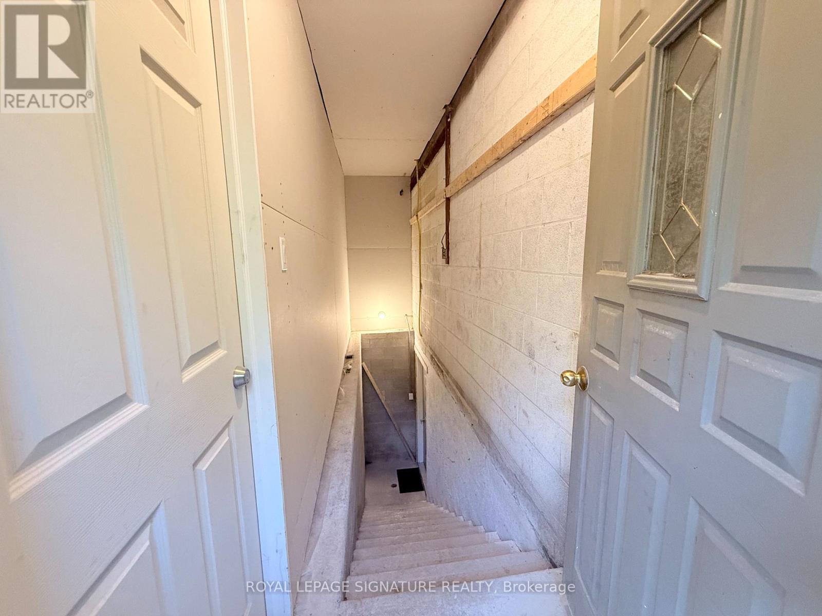 Lower - 38 Burnhamthorpe Road W, Oakville, Ontario  L6M 4K4 - Photo 7 - W12486857