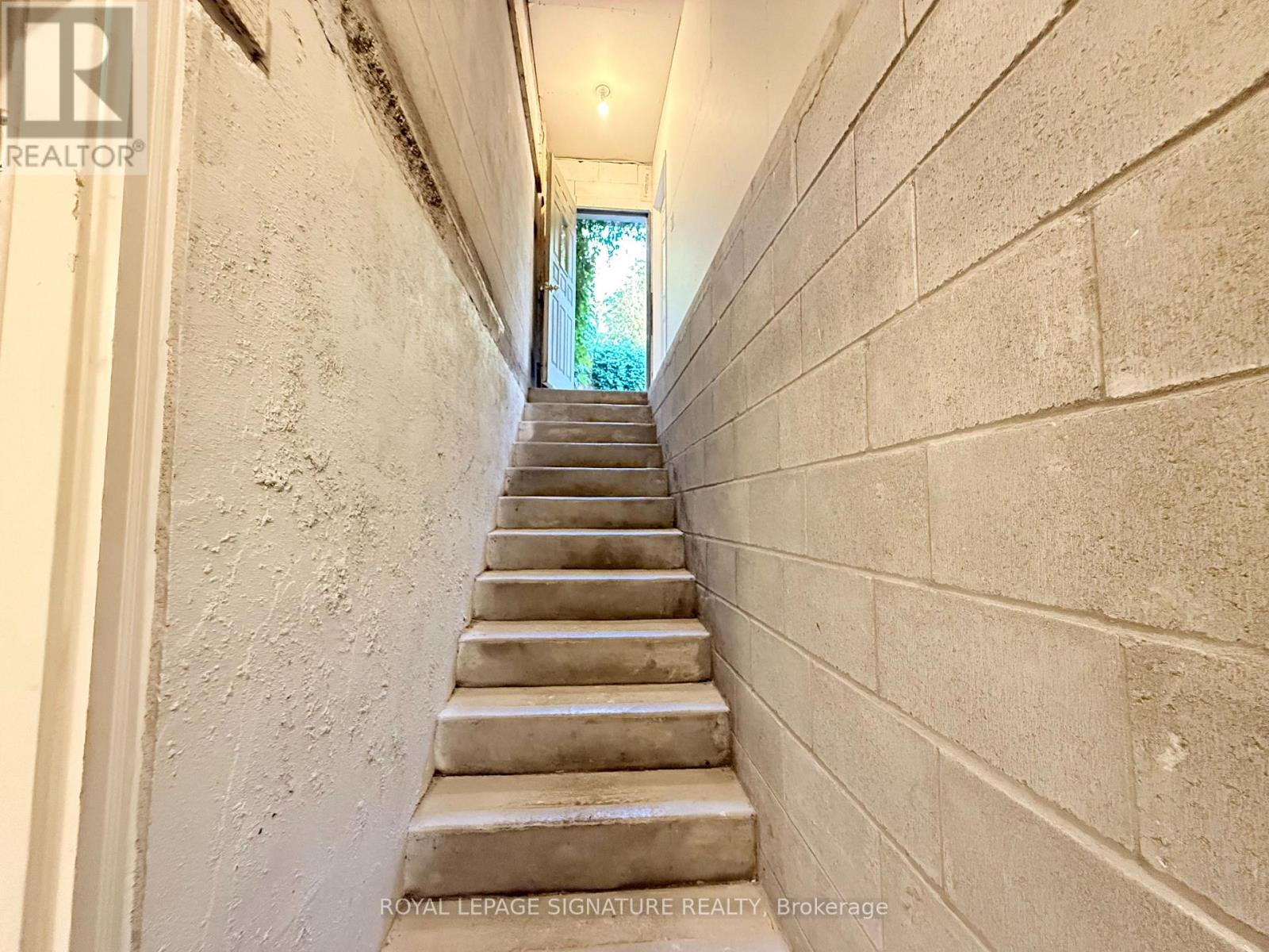 Lower - 38 Burnhamthorpe Road W, Oakville, Ontario  L6M 4K4 - Photo 8 - W12486857