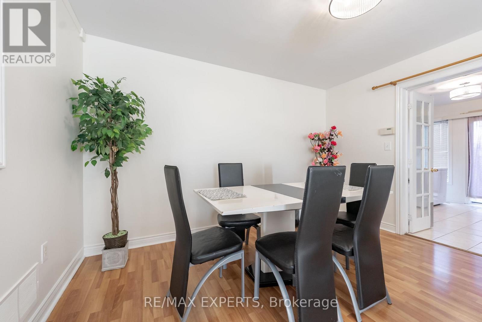 7 Yellow Brick Road, Brampton, Ontario  L6V 4K8 - Photo 10 - W12486859