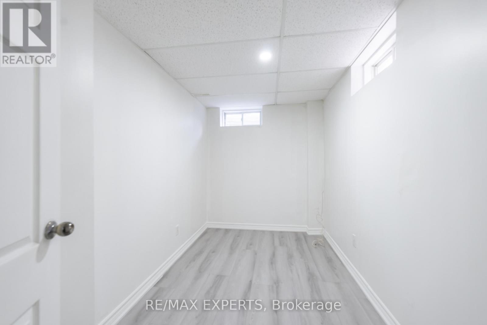 7 Yellow Brick Road, Brampton, Ontario  L6V 4K8 - Photo 19 - W12486859