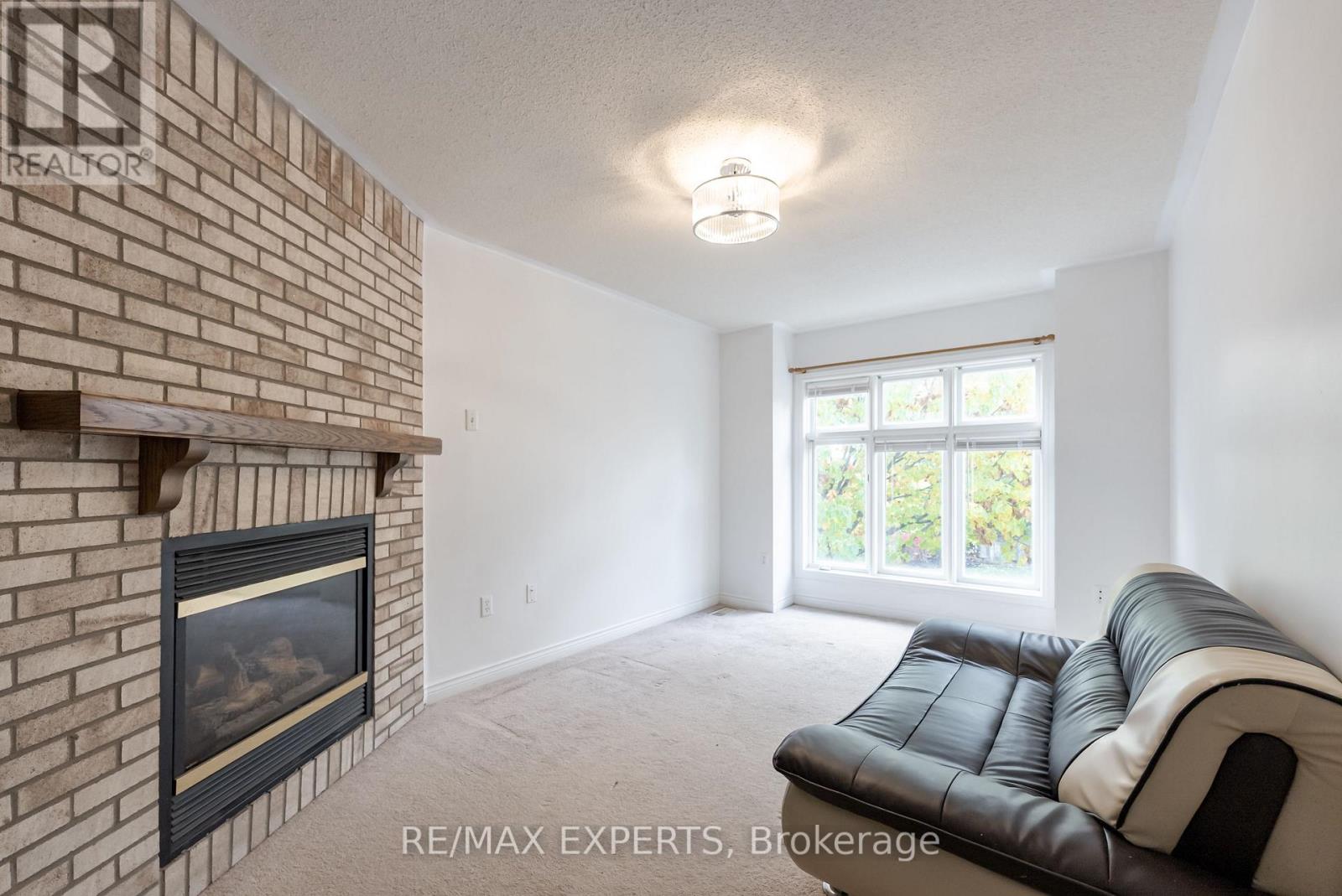 7 Yellow Brick Road, Brampton, Ontario  L6V 4K8 - Photo 21 - W12486859
