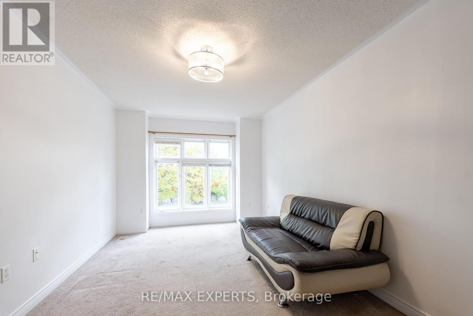 7 Yellow Brick Road, Brampton, Ontario  L6V 4K8 - Photo 22 - W12486859