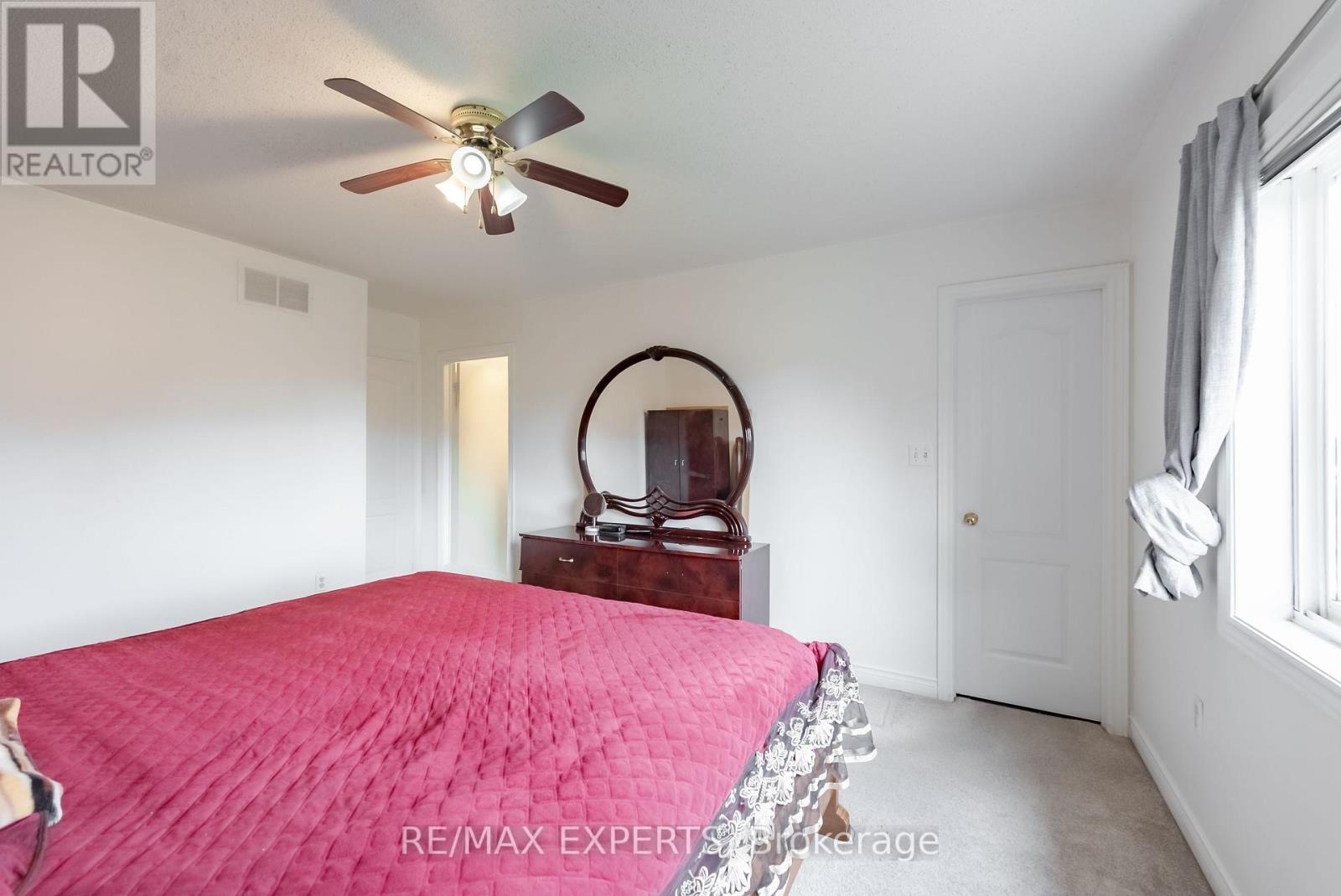 7 Yellow Brick Road, Brampton, Ontario  L6V 4K8 - Photo 33 - W12486859