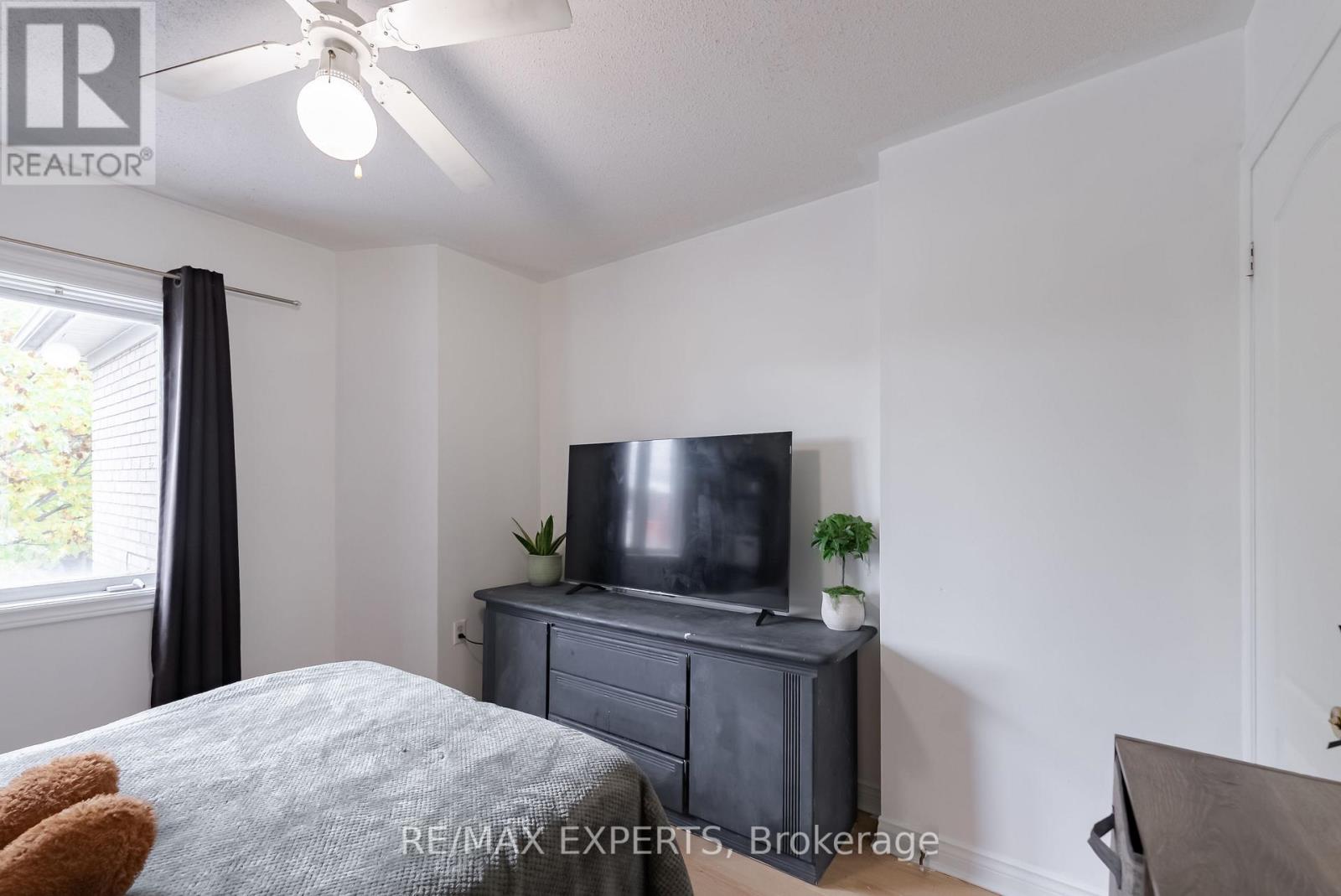 7 Yellow Brick Road, Brampton, Ontario  L6V 4K8 - Photo 36 - W12486859