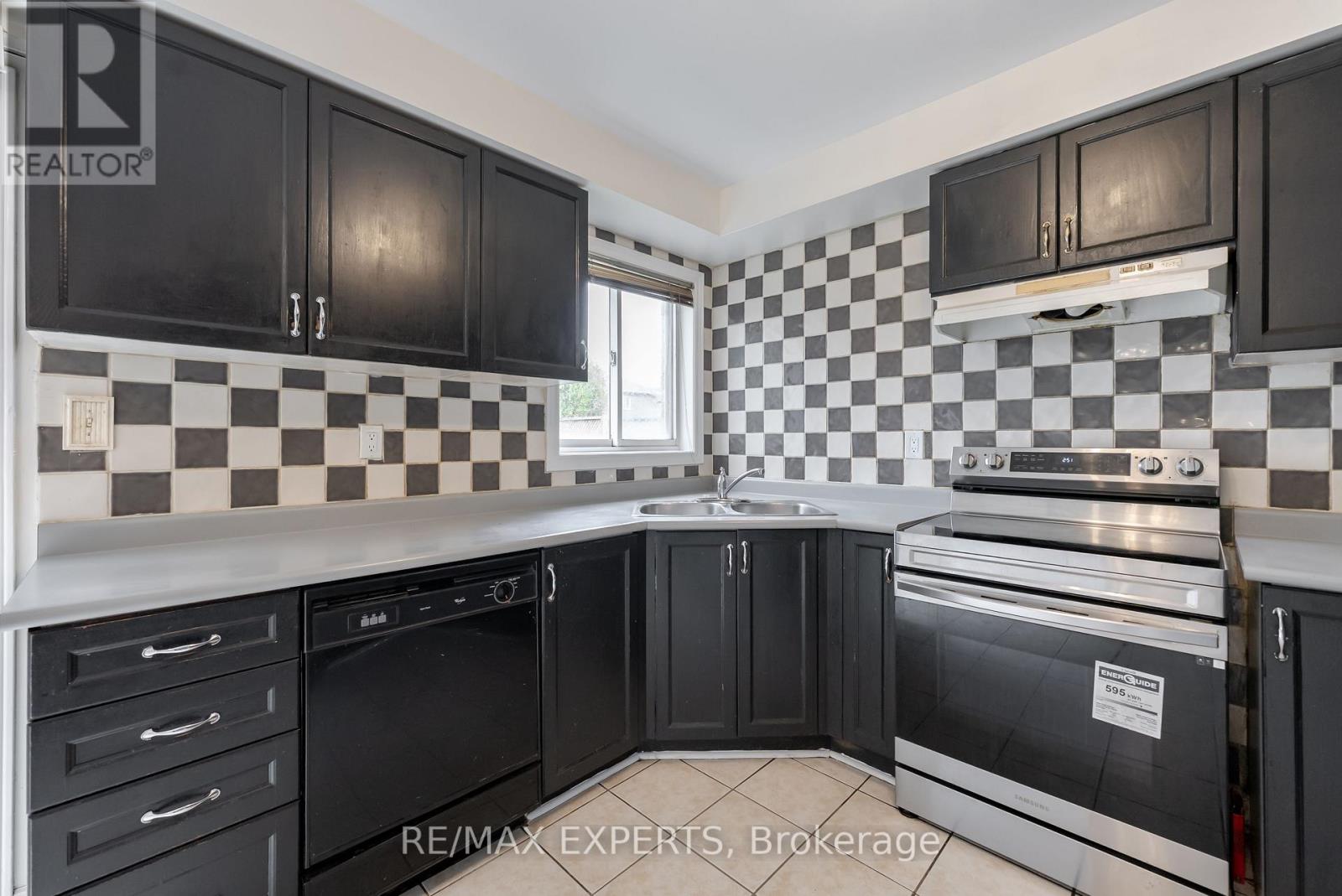 7 Yellow Brick Road, Brampton, Ontario  L6V 4K8 - Photo 38 - W12486859