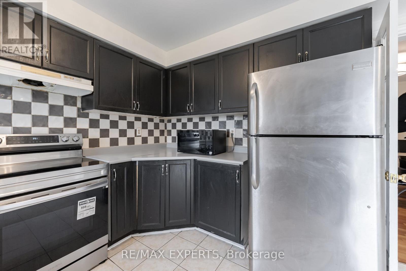 7 Yellow Brick Road, Brampton, Ontario  L6V 4K8 - Photo 39 - W12486859