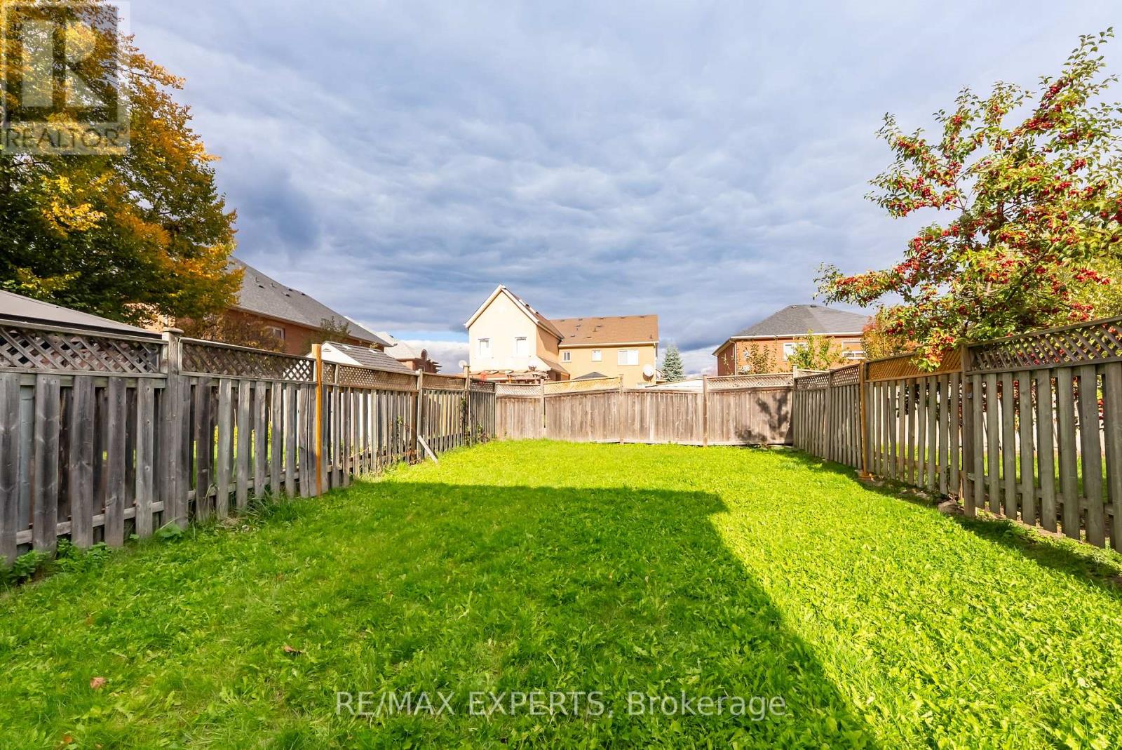 7 Yellow Brick Road, Brampton, Ontario  L6V 4K8 - Photo 44 - W12486859