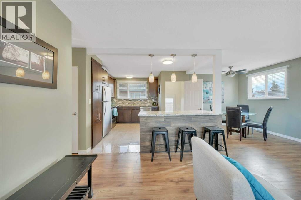 11 Fir Street, Red Deer, Alberta  T4N 4Y3 - Photo 4 - A2264121