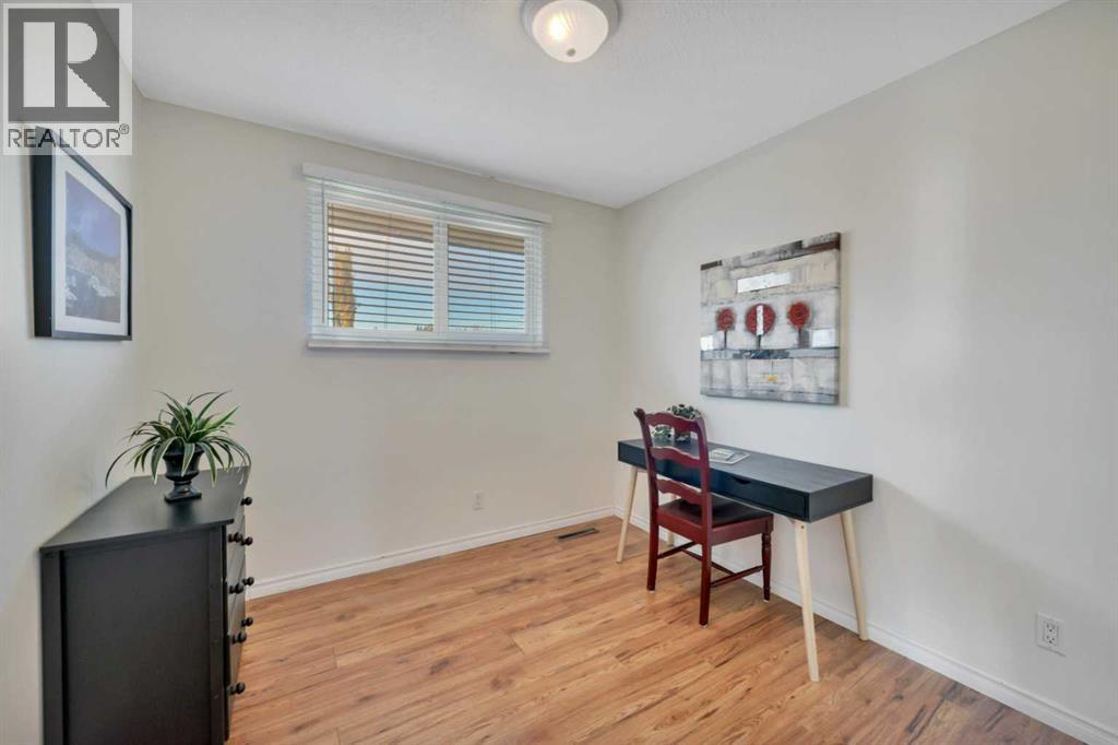 11 Fir Street, Red Deer, Alberta  T4N 4Y3 - Photo 15 - A2264121