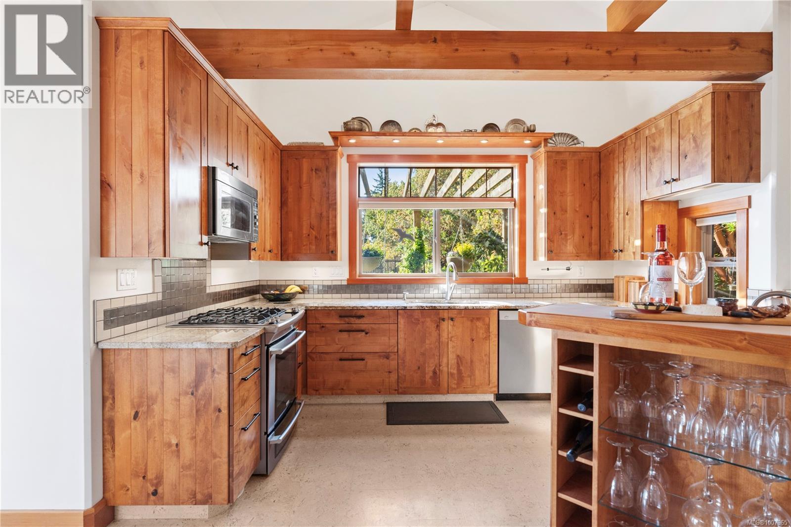 248 Suneagle Dr, Salt Spring, British Columbia  V8K 1E5 - Photo 5 - 1007965