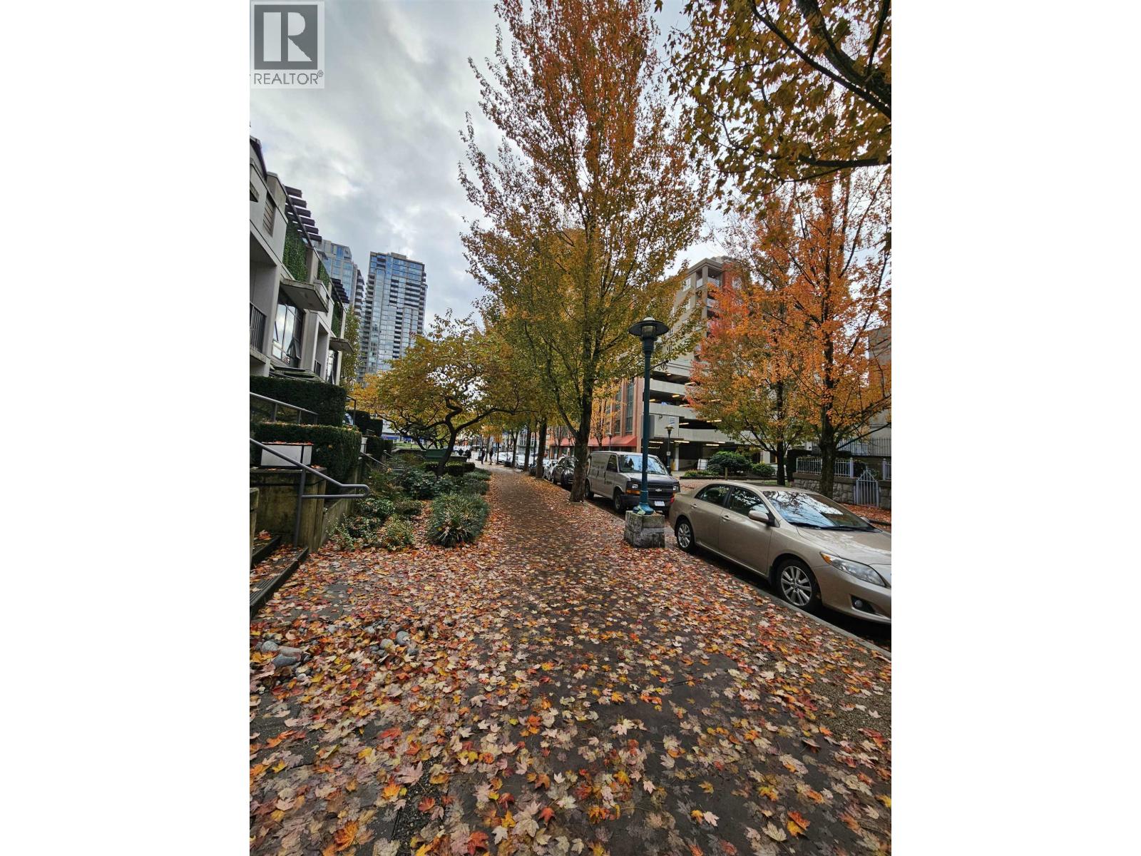 1406 1185 The High Street, Coquitlam, British Columbia  V3B 0A9 - Photo 2 - R3062780