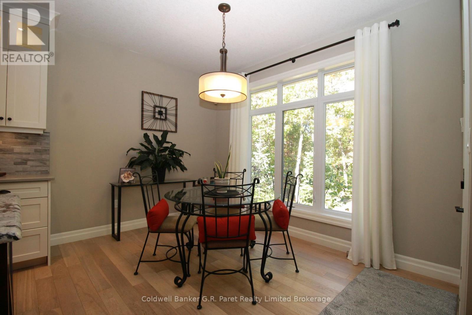 10151 Pinery Bluffs Road, Lambton Shores, Ontario  N0M 1T0 - Photo 15 - X12471390