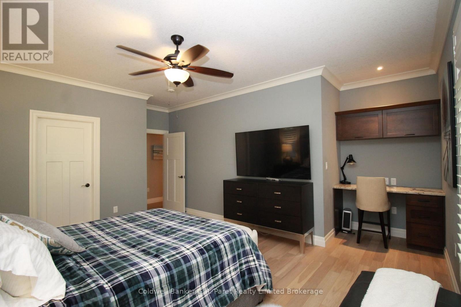 10151 Pinery Bluffs Road, Lambton Shores, Ontario  N0M 1T0 - Photo 22 - X12471390