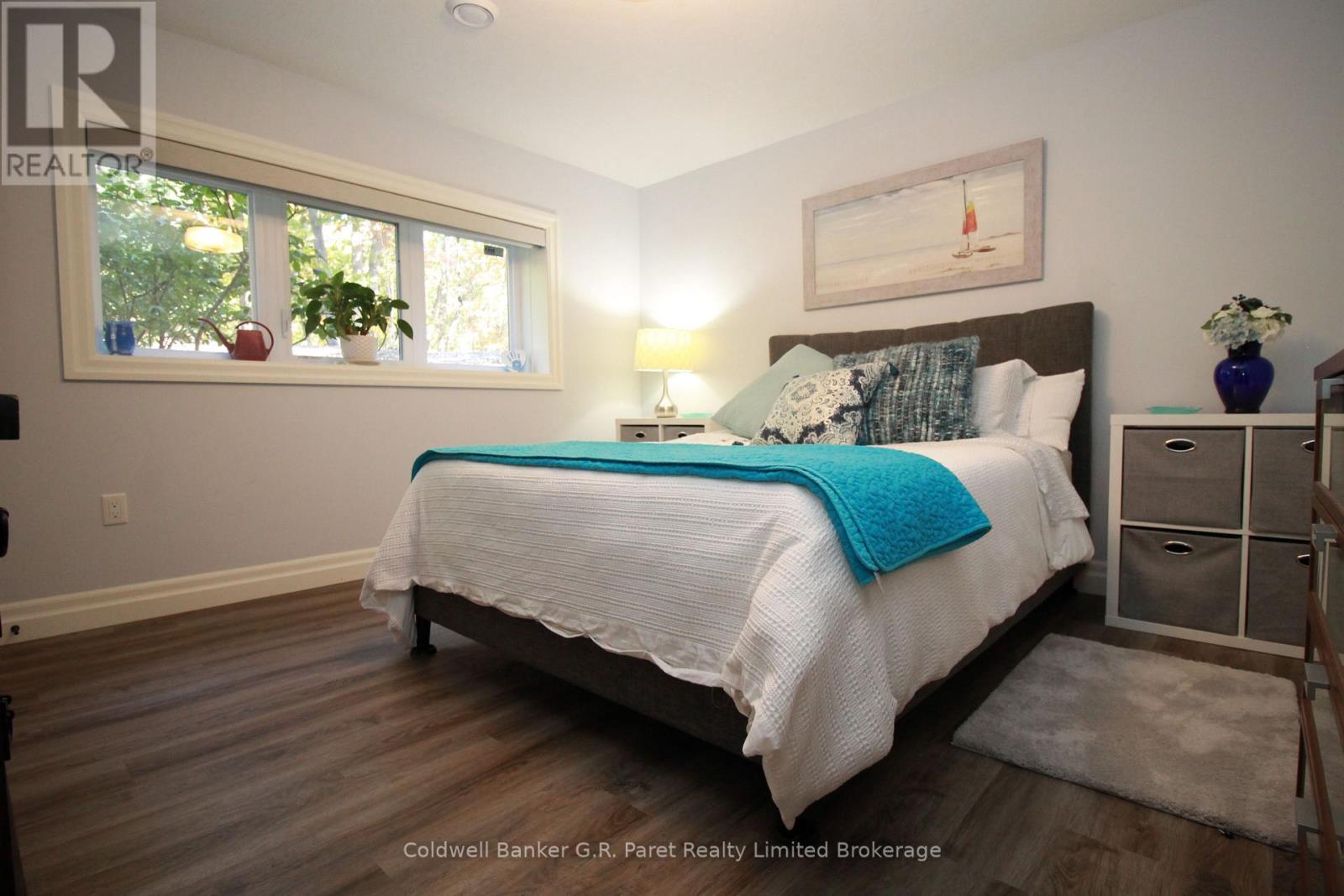 10151 Pinery Bluffs Road, Lambton Shores, Ontario  N0M 1T0 - Photo 24 - X12471390