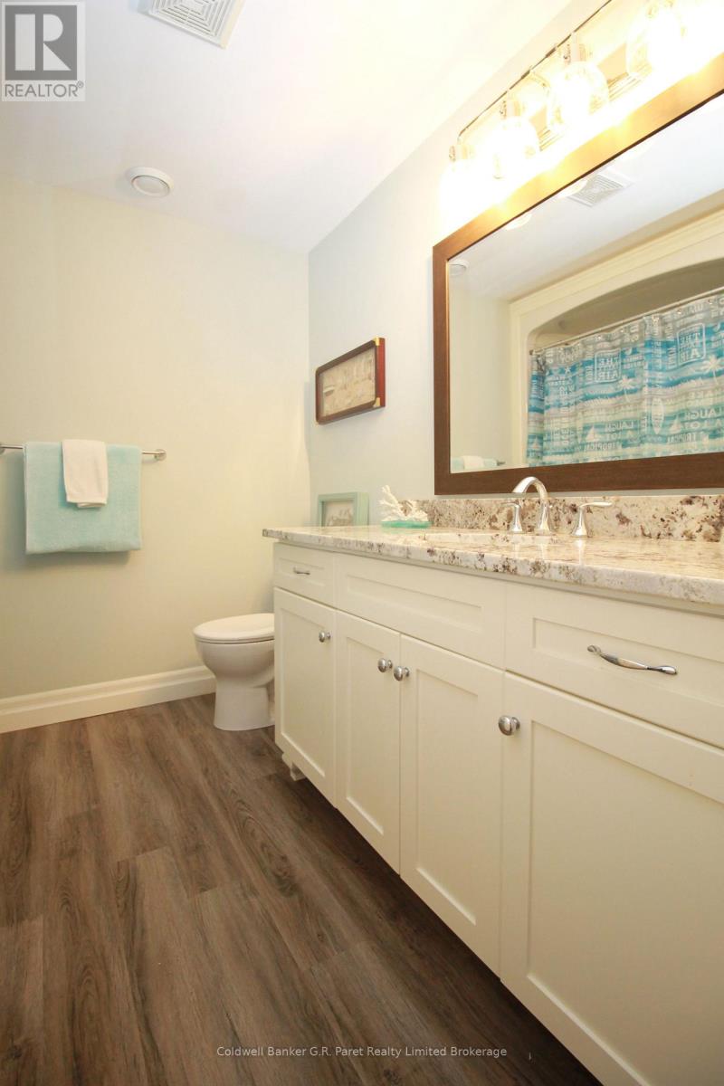 10151 Pinery Bluffs Road, Lambton Shores, Ontario  N0M 1T0 - Photo 37 - X12471390