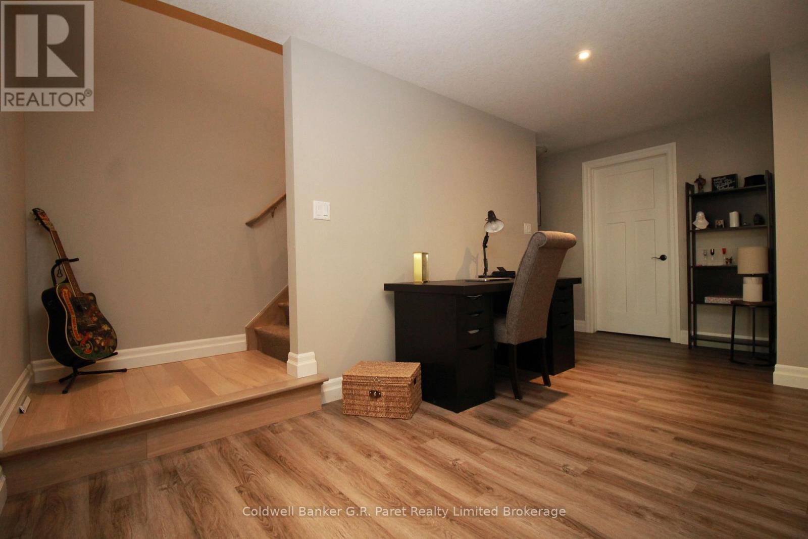 10151 Pinery Bluffs Road, Lambton Shores, Ontario  N0M 1T0 - Photo 35 - X12471390