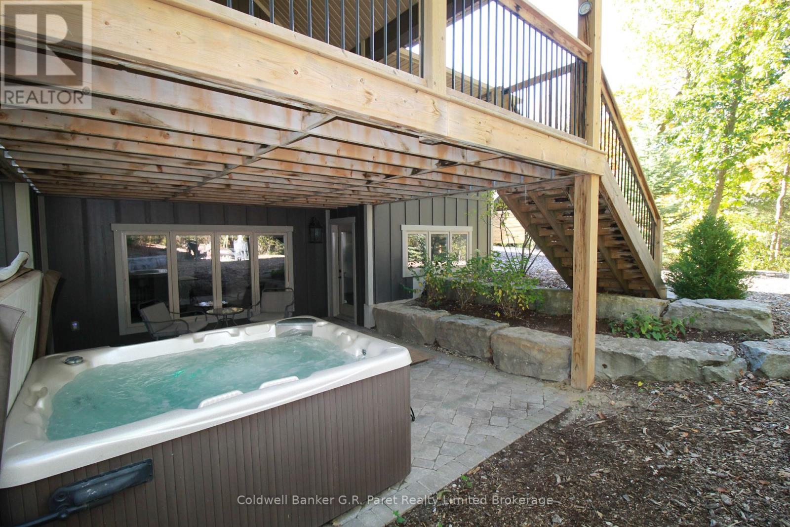 10151 Pinery Bluffs Road, Lambton Shores, Ontario  N0M 1T0 - Photo 41 - X12471390