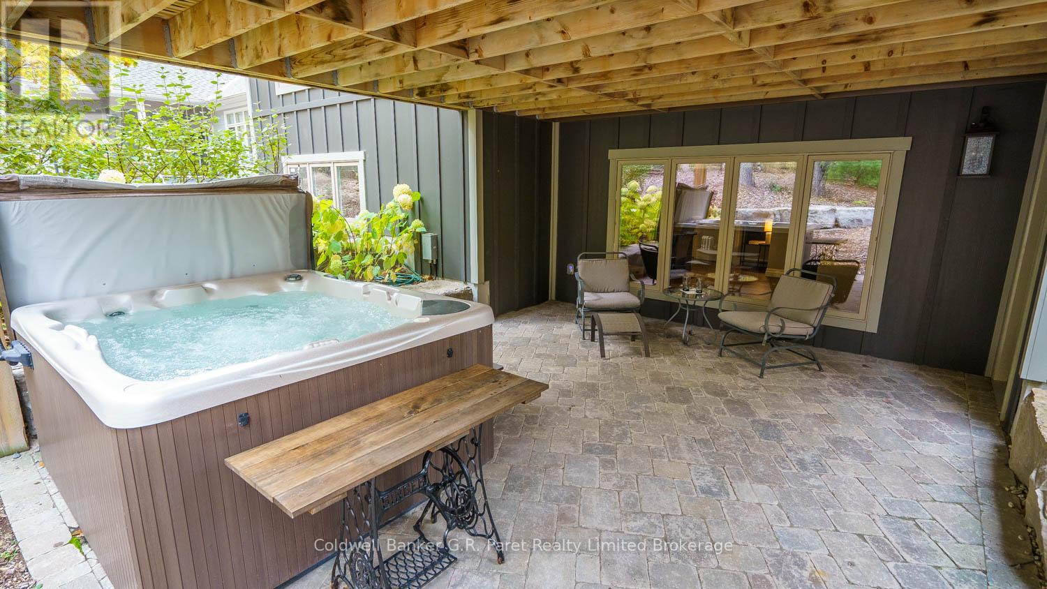 10151 Pinery Bluffs Road, Lambton Shores, Ontario  N0M 1T0 - Photo 42 - X12471390