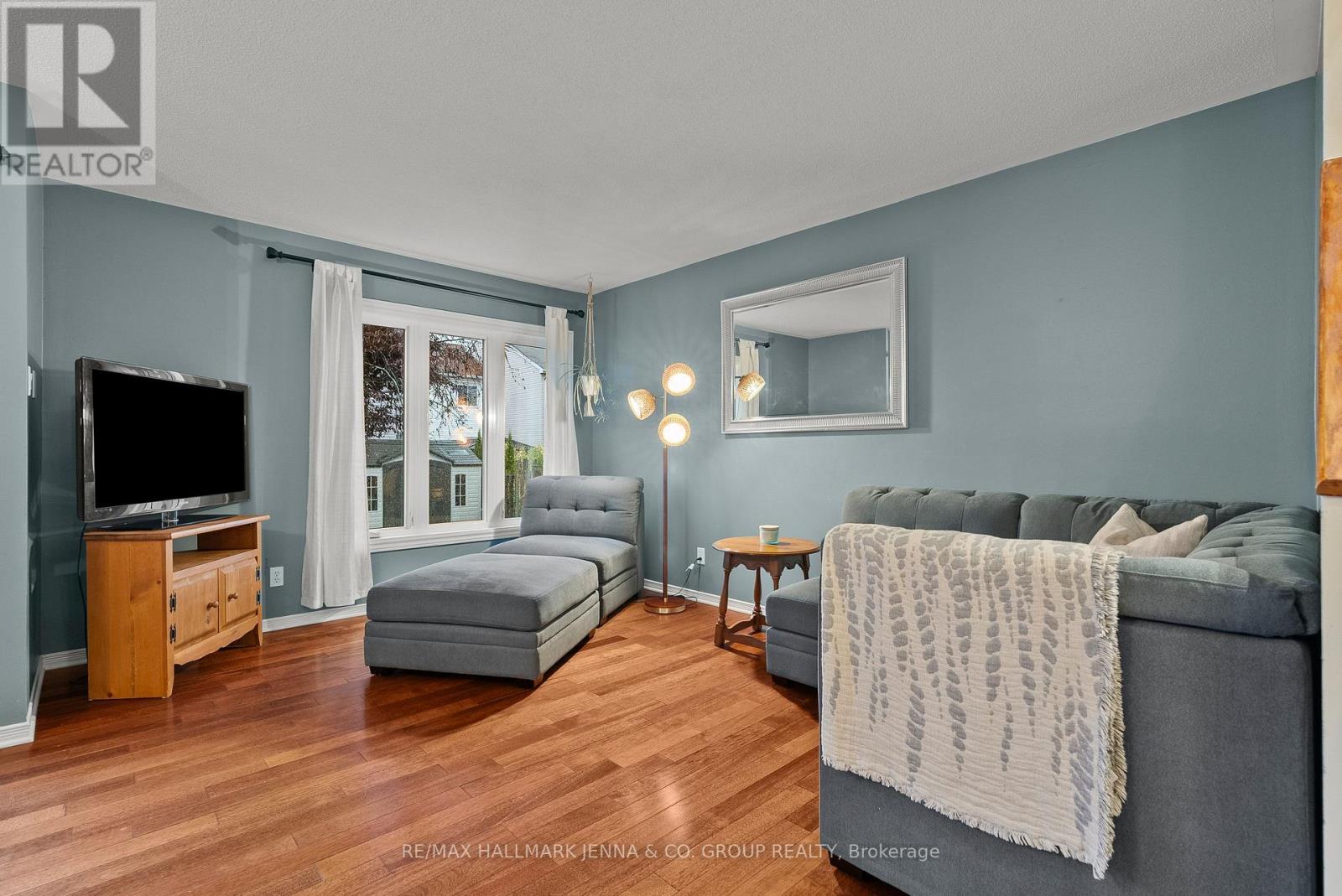 364 Stoneway Drive, Ottawa, Ontario  K2G 6G7 - Photo 14 - X12486893