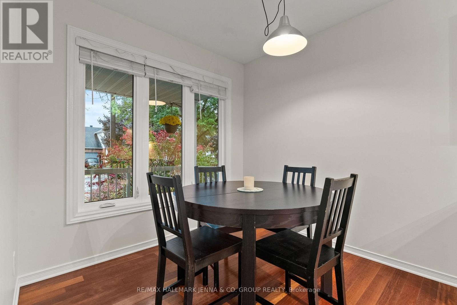 364 Stoneway Drive, Ottawa, Ontario  K2G 6G7 - Photo 6 - X12486893