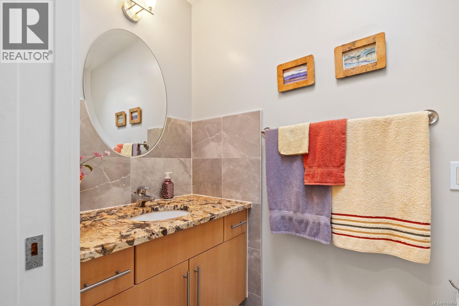 3 1004 Decosta Pl, Esquimalt, British Columbia  V9A 6Y3 - Photo 39 - 1014854