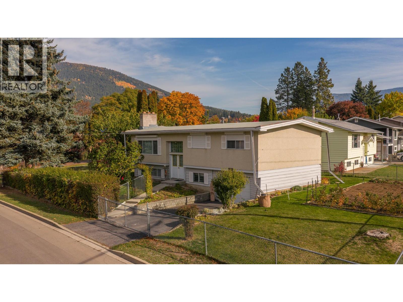 1102 Birch Street, Creston, British Columbia  V0B 1G3 - Photo 25 - 10366719