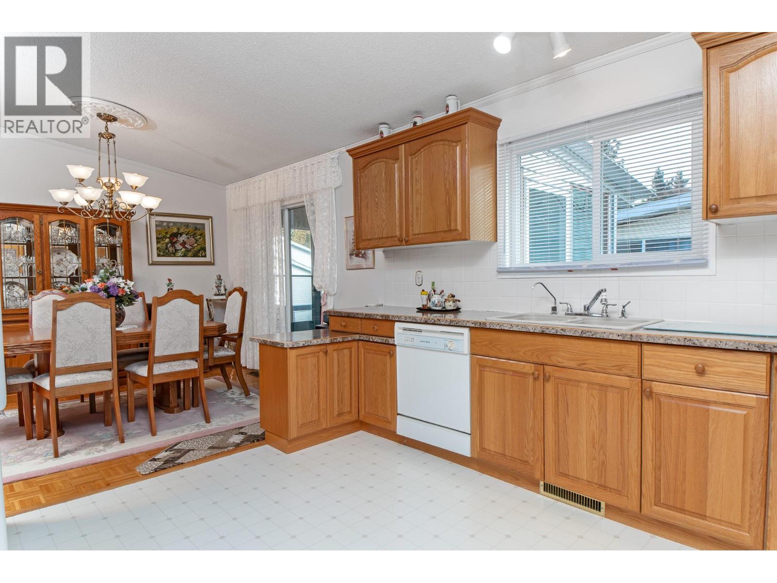 1102 Birch Street, Creston, British Columbia  V0B 1G3 - Photo 7 - 10366719