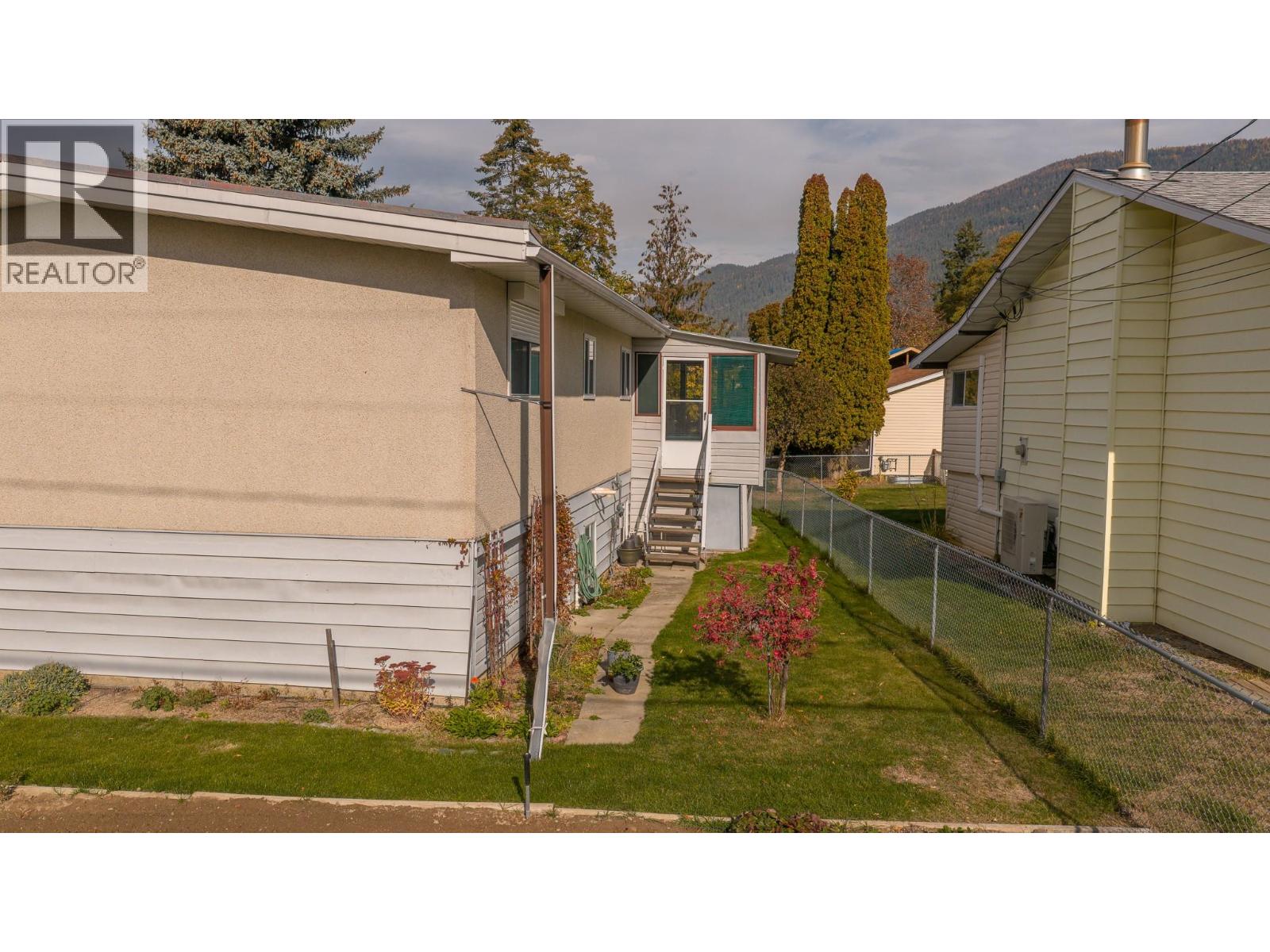 1102 Birch Street, Creston, British Columbia  V0B 1G3 - Photo 28 - 10366719