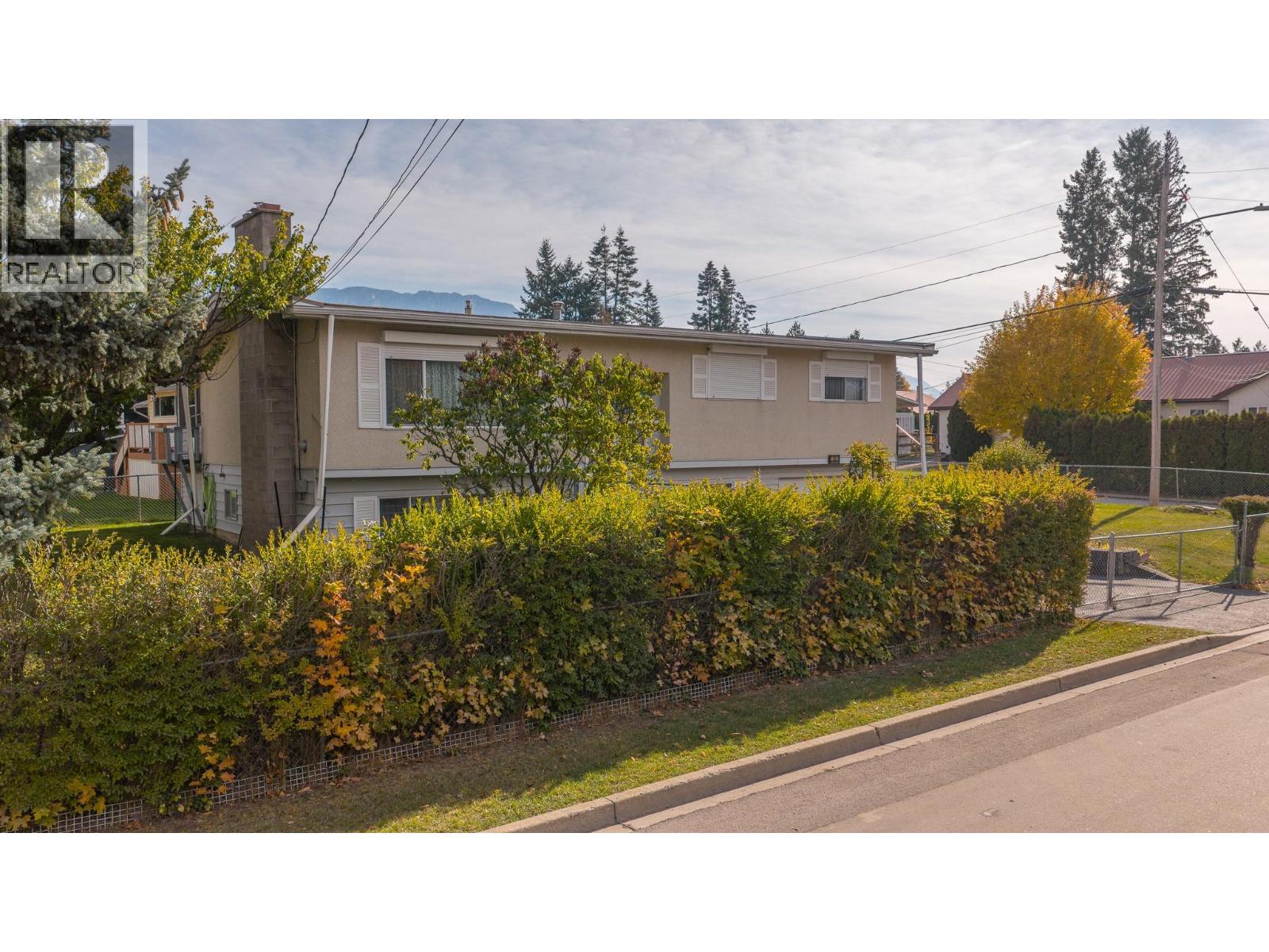 1102 Birch Street, Creston, British Columbia  V0B 1G3 - Photo 34 - 10366719