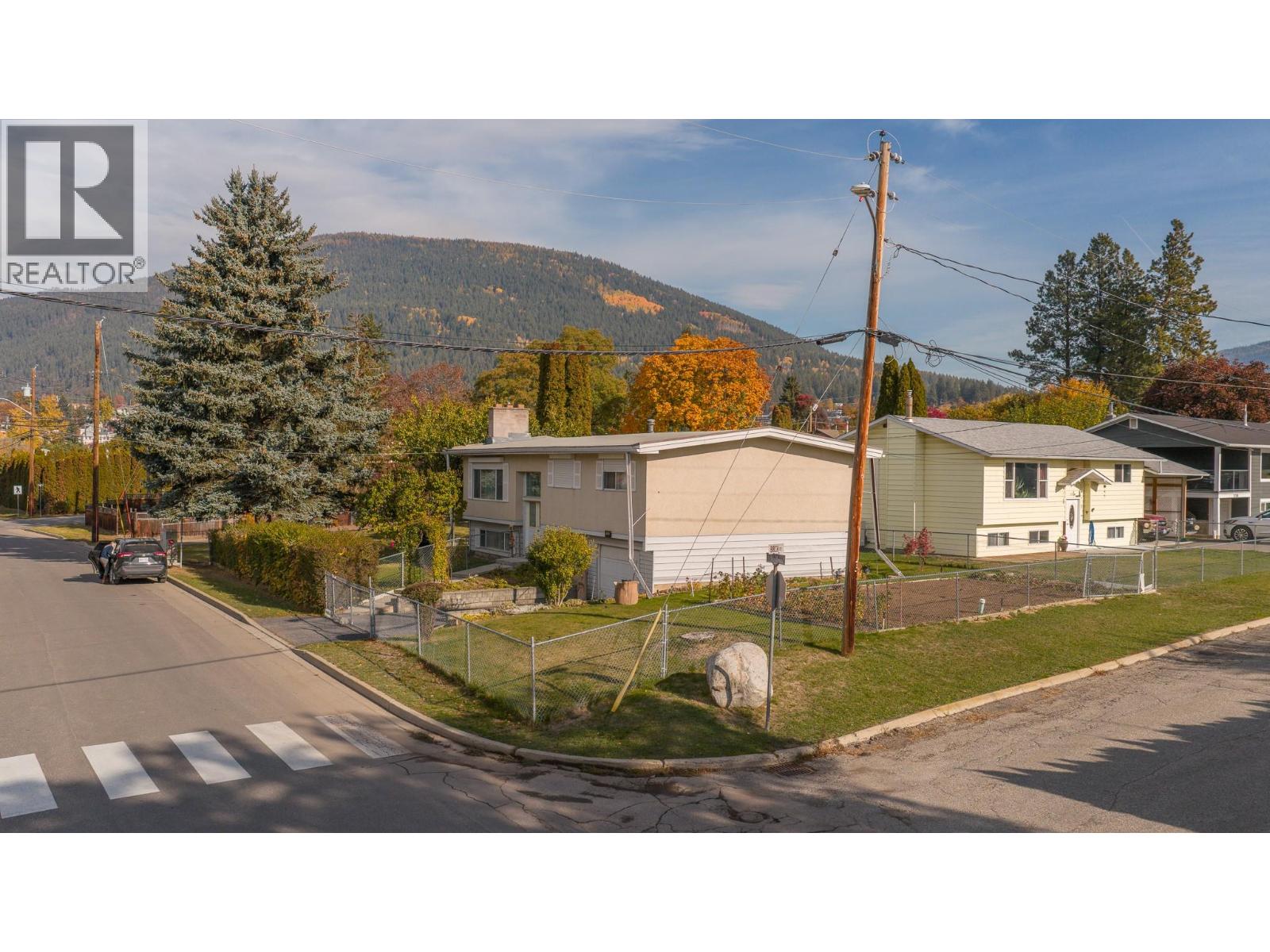 1102 Birch Street, Creston, British Columbia  V0B 1G3 - Photo 30 - 10366719