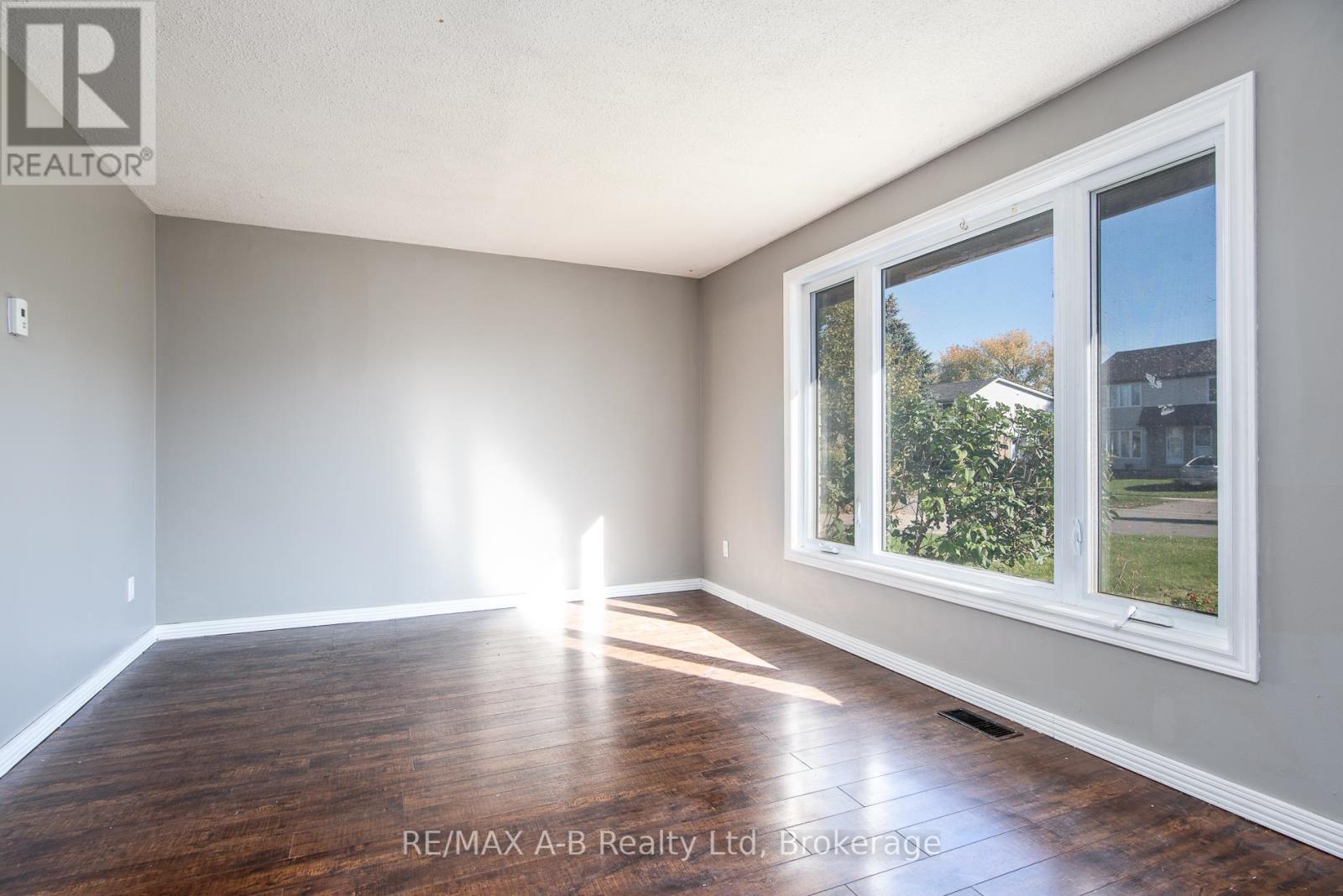 568 Devon Street, Stratford, Ontario  N4Z 1A9 - Photo 14 - X12486706