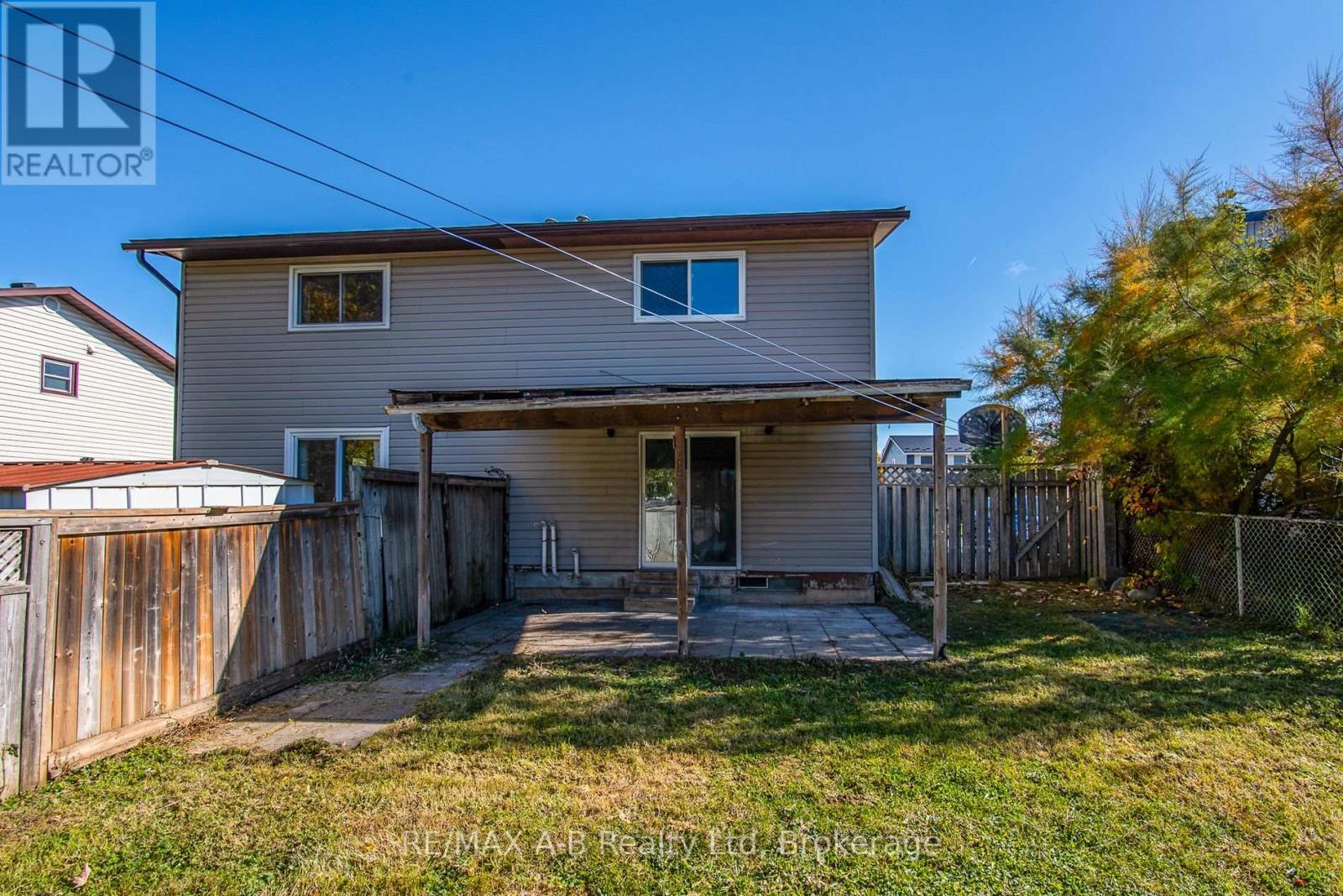 568 Devon Street, Stratford, Ontario  N4Z 1A9 - Photo 4 - X12486706