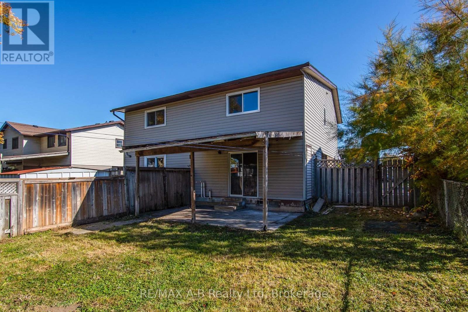 568 Devon Street, Stratford, Ontario  N4Z 1A9 - Photo 5 - X12486706