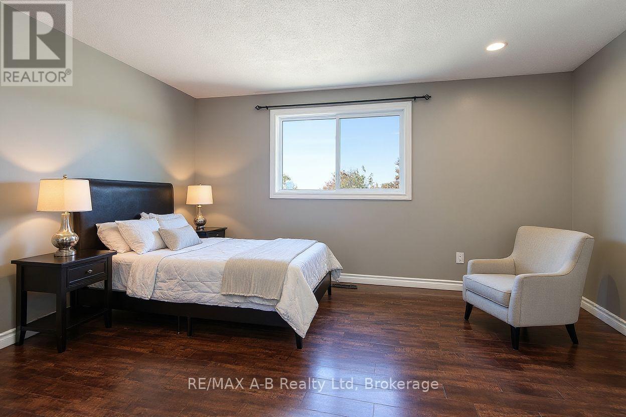 568 Devon Street, Stratford, Ontario  N4Z 1A9 - Photo 41 - X12486706